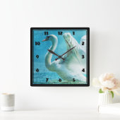 Magische zwaan tijdens een zomerdouche vierkante klok (Huis)