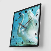 Magische zwaan tijdens een zomerdouche vierkante klok (Hoek)