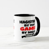 Magistrate Gamer Mok (Voorkant rechts)