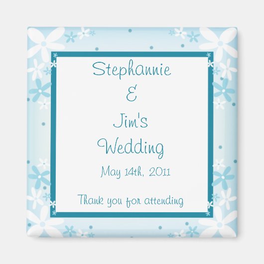 Magneet met aankondiging 5x5 cm blauwe madeliefjes (Voorkant)