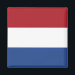 Magneet met vlag van Nederland<br><div class="desc">Laat uw Nederlandse trots zien met onze levendige magneet met de vlag van Nederland. Perfect voor het toevoegen van een vleugje nationale trots aan uw huis, kantoor of een magnetisch oppervlak, deze magneet is een stijlvolle en praktische manier om de Nederlandse cultuur te vieren. De magneet is voorzien van de...</div>