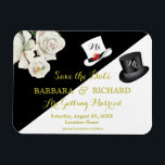 MAGNET Black & White Wedding Save the Date Magneet<br><div class="desc">Romantische en unieke zwarte en witte florale begroting Sparen de Datum. Een goudbrief om hem af te zetten en een zwarte bovenste hoed voor de heer en een wit pet voor de bruid om te worden. Nauwkeurig geëtiketteerd "Ms. en Mr." om te veranderen aangezien de gebeurtenis dichterbij komt, natuurlijk. Stuur...</div>