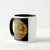 Magnetische veldlijnen op de zon mok (Voorkant links)