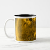 Magnetische veldlijnen op de zon tweekleurige koffiemok (Links)