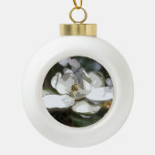 Magnolia 2760  keramische bal ornament (Voorkant)