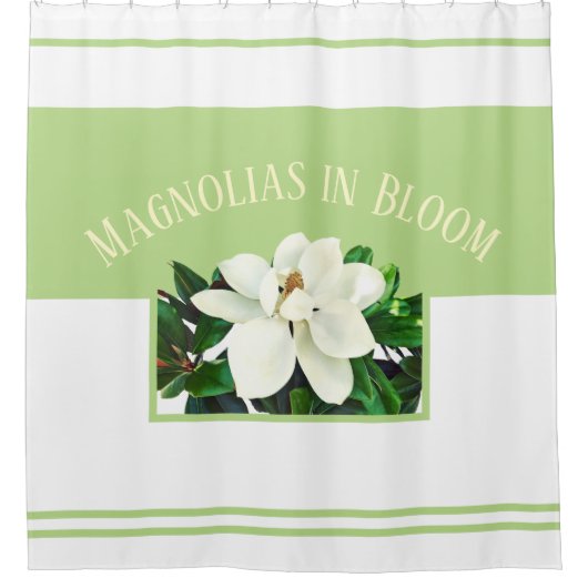 Magnolia Bloom | Groene en witte douchergordijn Douchegordijn (Voorkant)
