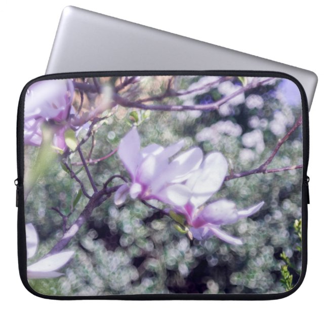 Magnolia blooming tree laptop sleeve (Voorkant)