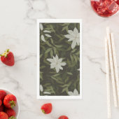 Magnolia en groen blad op zwart servet (Insitu)