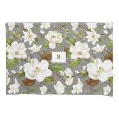 Magnolia Floral Monogram Kussensloop (Voorkant)