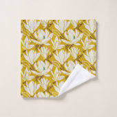 Magnolia graphic in mustard pattern bad handdoek (Wasdoekje)