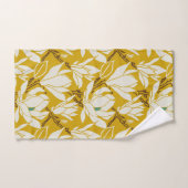 Magnolia graphic in mustard pattern bad handdoek (Handdoek)