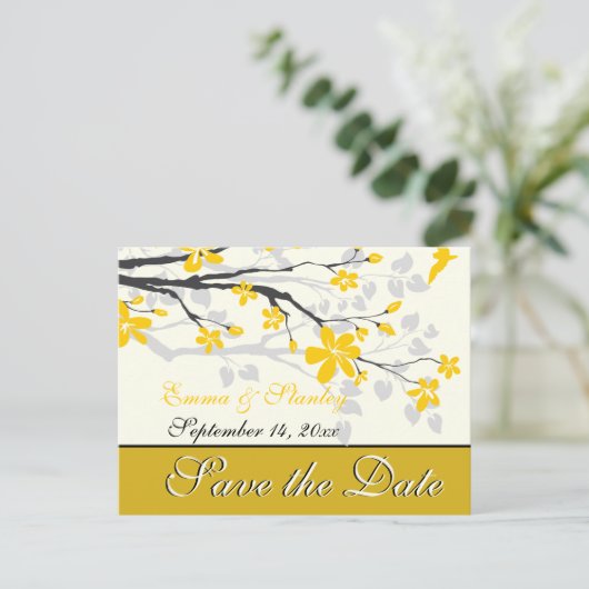 Magnolia met gele bloemen bruiloft Save the Date Aankondigingskaart (Staand voorkant)