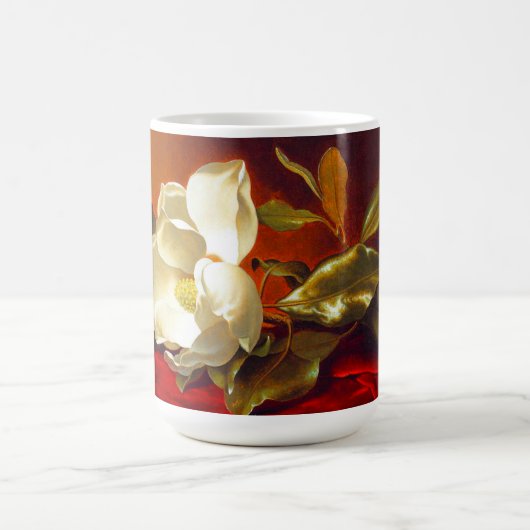 Magnolia op rood fluweel Martin Johnson hoofd Magische Mok (Midden)