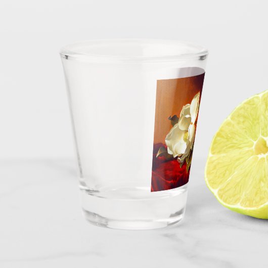 Magnolia op rood fluweel Martin Johnson hoofd Shot Glas (Links)