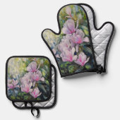 Magnolia Serenity – Bloemenkunst van Lukian Ovenwant & Pannenlap Set (Voorkant / Achterkant)