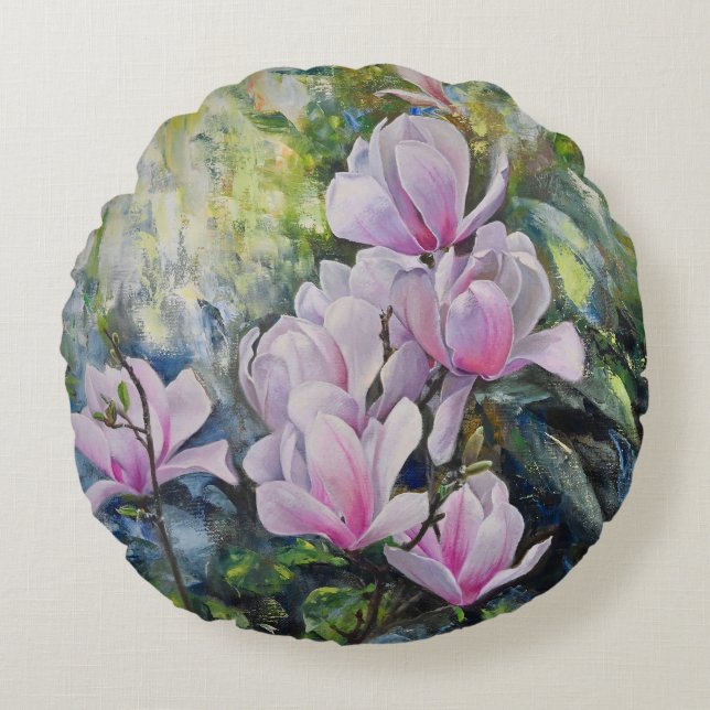 Magnolia Serenity – Bloemenkunst van Lukian Rond Kussen (Voorkant)