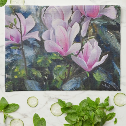Magnolia Serenity – Bloemenkunst van Lukian Theedoek (Gevouwen)