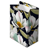 Magnolia Tissue Paper Medium Cadeauzakje (Voorkant Gekanteld)