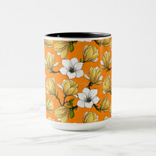 Magnolia tuin in geel mok (Midden)