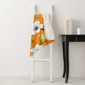 Magnolia tuin in geel sherpa deken (In situ)