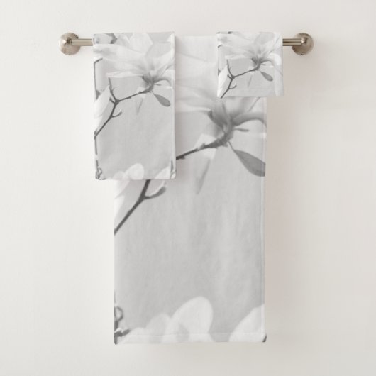 Magnolias Black & White #1 #wall #art Bad Handdoek (Insitu)