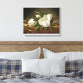 Magnolias op Gold Velvet Cloth door Martin Johnson Canvas Afdruk (Insitu (Slaapkamer))