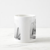 Mahatma Gandhi Quote, Minority of One, Truth Koffiemok (Center)