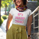 Mahj Mahjong Mah Jong Roze Quote Schattige Plezier T-shirt<br><div class="desc">Show je liefde voor Mahjong in stijl uit met dit Mahj Mahjong Pink Quote T-Shirt. Het speelse ontwerp is voorzien van een leuke quote in levendig roze, waardoor het een perfecte keuze is voor game-avonden of casual uitstapjes. Het is een leuke en comfortabele manier om je passie voor Mahjong met...</div>