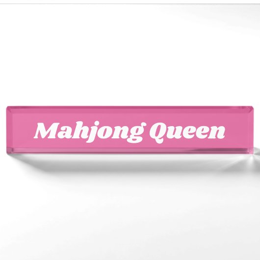 Mahjong Queen in Bright Pink Naambordje (Voorkant)