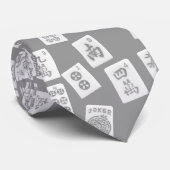 Mahjong tegels op grijs kleurloos stropdas (Opgerold)