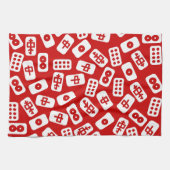 Mahjong tegels wit op rood theedoek (Horizontaal)