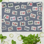 MahJongg-tegels ontwerpen op donkergrijs Theedoek (Gevouwen)