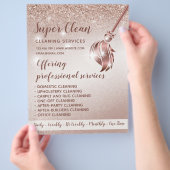 Maid Cleaning House Mousserend Roos Gold Flyer (Hand)