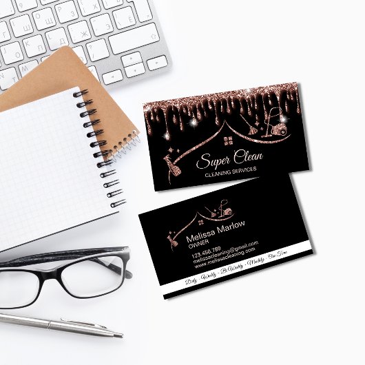 Maid Cleaning House Mousserend roos gold Visitekaartje