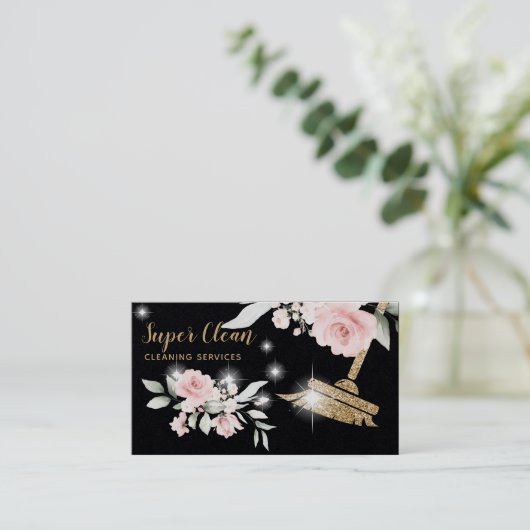 Maid Cleaning House Sparging Gold Floral Business Visitekaartje (Staand voorkant)