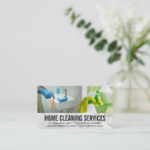 Maid Cleaning Sing and Window Visitekaartje (Staand voorkant)