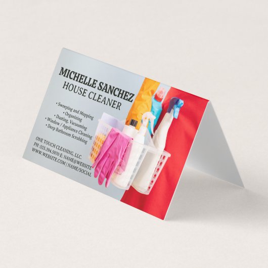 Maid Holding Mand van Schoonmaakmiddelen Visitekaartje (Voorkant)