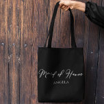 Maid of Honor Personalized Chic Minimalist Wedding Tote Bag<br><div class="desc">Deze chique,  eenvoudige bruidsmeisje zwarte canvas tas beschikt over jouw naam onder elegante witte typografie. Pas deze elegante,  moderne bruids partij geschenken voor uw bruiloft of vrijgezellenfeest.</div>