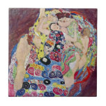 Maiden (Maagd), Gustav Klimt,  Art Nouveau Tegeltje<br><div class="desc">De Maiden (ook bekend als The Virgin) (1913) van Gustav Klimt is een schilderij van het Victoriaans ERA Art Nouveau-symboliek. Verschillende vrouwen die in een bed met kleurrijke mozaïekpatroondekens paaien, stretchen en slapen. Over de kunstenaar: Gustav Klimt (1862-1918) was een Oostenrijkse symbolistische schilder en een van de meest prominente leden...</div>