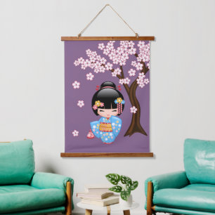 Maiko Kokeshi Pop - Blauwe Kimono Geisha Meisje Hangend Wandkleed