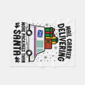 Mail Carrier Delivering More Packages Than Santa C Fleece Deken (Voorkant (Horizontaal))