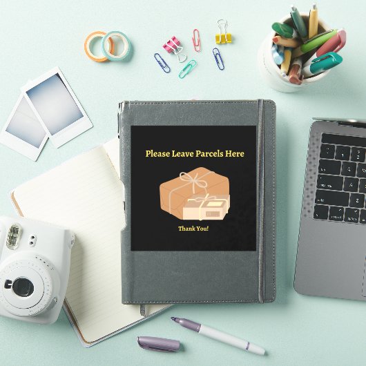 Mailbox Parcel Sticker Zwarte Achtergrond (iPad Cover)