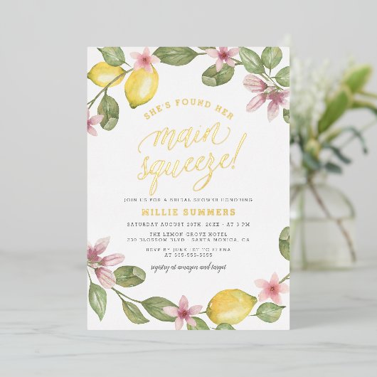 Main Squeeze Floral Lemon Wreater Vrijgezellenfees Folie Uitnodiging (Staand Voorkant)