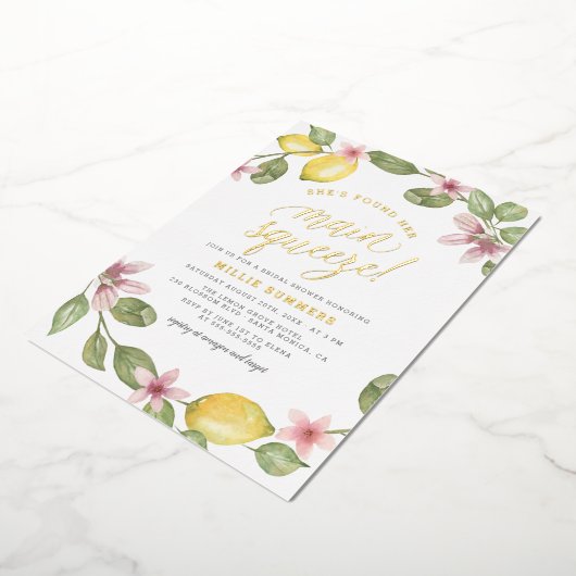 Main Squeeze Floral Lemon Wreater Vrijgezellenfees Folie Uitnodiging (Gedraaid)