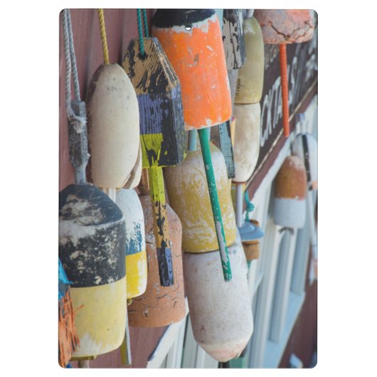 Maine, Bar Harbour. Kleurrijke kreeftenvangboeien Klembord (Achterkant)