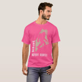 Maine Bigfoot Hunter Funny Sasquatch T-shirt (Voorkant volledig)