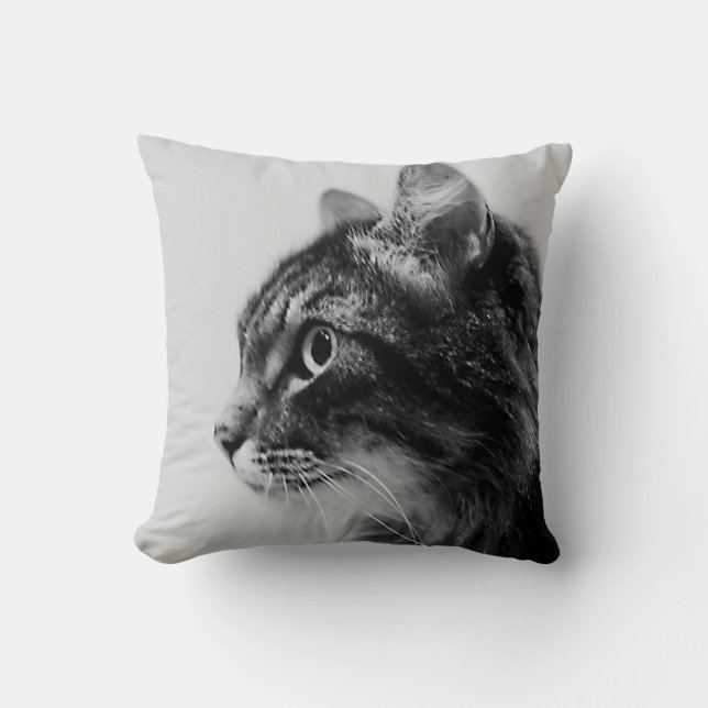 Maine Coon Cat Art Black en White Cushion Pillow Kussen (Voorkant)