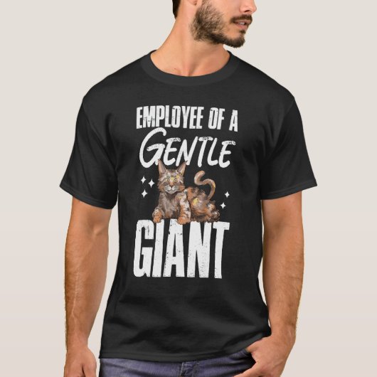 Maine Coon Cat Employee of a Gentle Giant T-shirt (Voorkant)
