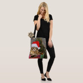Maine Coon Cat Santa & Gifts Kerstmis Achter Tote Bag (Op model)