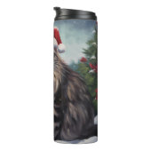 Maine Coon Kat in Sneeuw Kerstmis Thermosbeker (Geroteerd rechts)